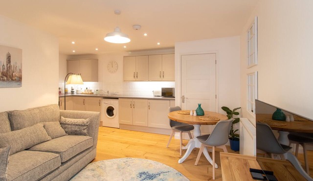 Haygate - Peaceful Serviced Apartment