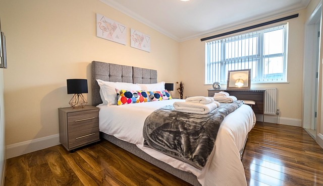 Heathrow Apartment Peace and Proximity Near Heathrow Airport