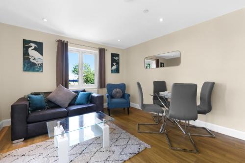 Heathrow Living 2BDR 2BA Apt by 360 Stays - Apt 08