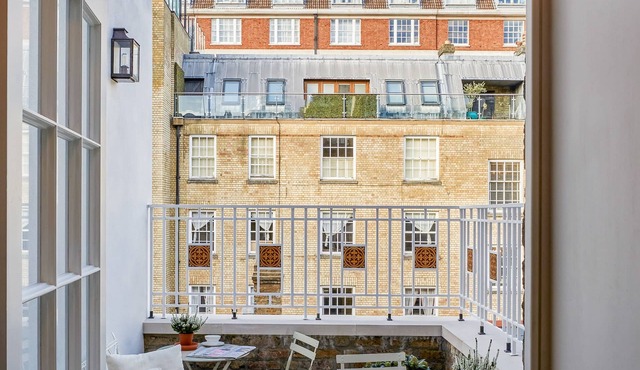 Henry's Townhouse