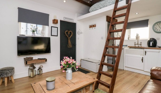 High Wreah Bolt Hole