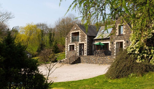 HIGHBECK, pet friendly, with a garden in Underbarrow