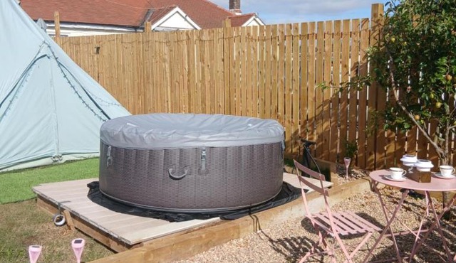 Hillcrest hideaways1