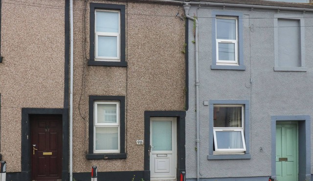 HOLLY HOUSE, pet friendly in Whitehaven