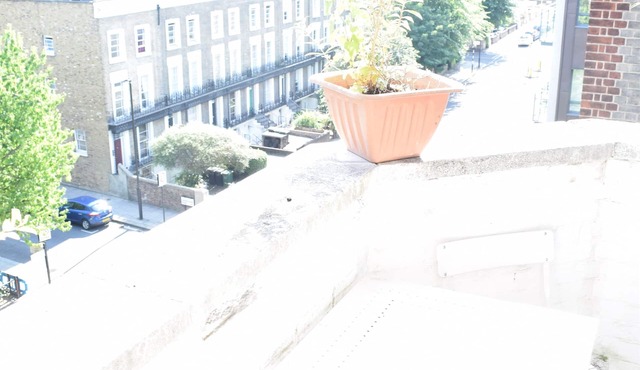 Homely 2BD Flat w Private Balcony in Camden