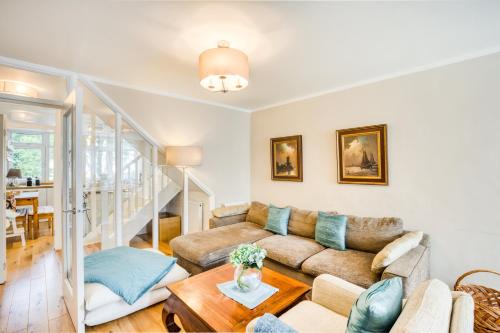 Homely 4 Bedroom House in Brixton