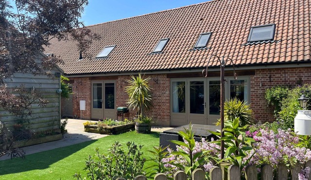 Honeysuckle Barn, Martham