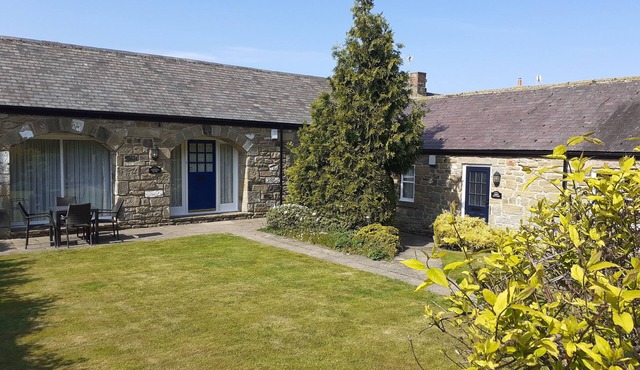 Honeysuckle Cottage - one‑bedroom, dog‑friendly cottage with countryside feel