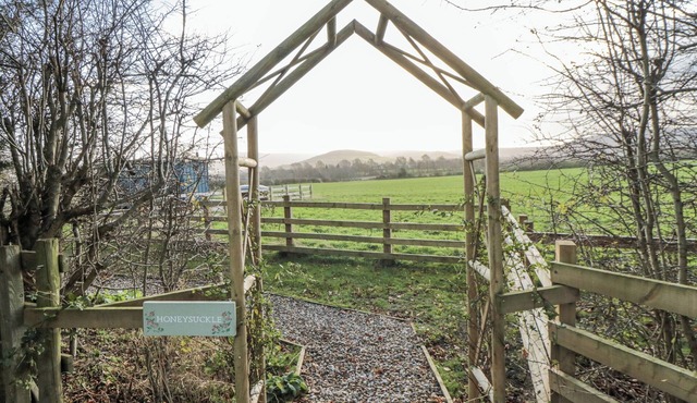 Honeysuckle Hut, Potto Grange Farm