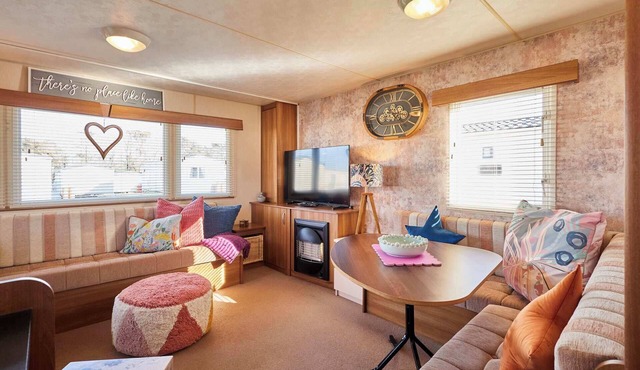 Host & Stay | Cosy Cove