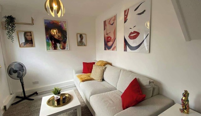 Host & Stay | Cotman Close