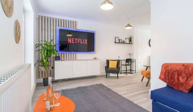 Host & Stay | Davies Close