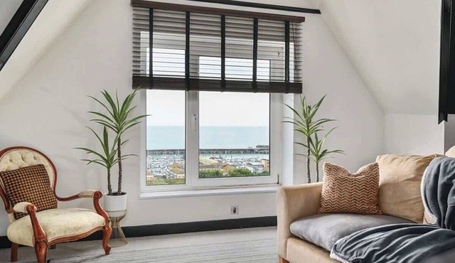 Host & Stay | The Cliff Greenhouse