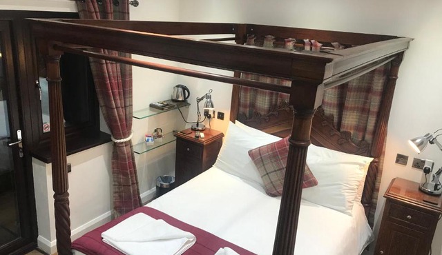 Hot Tub Hide Away near Alton Towers staffordshire