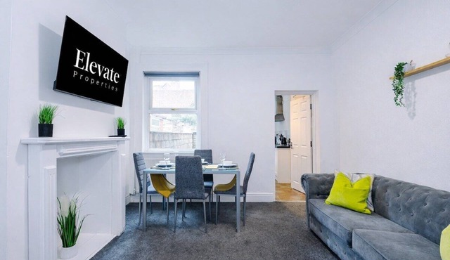 House Near Alton Towers for 10 Guests
