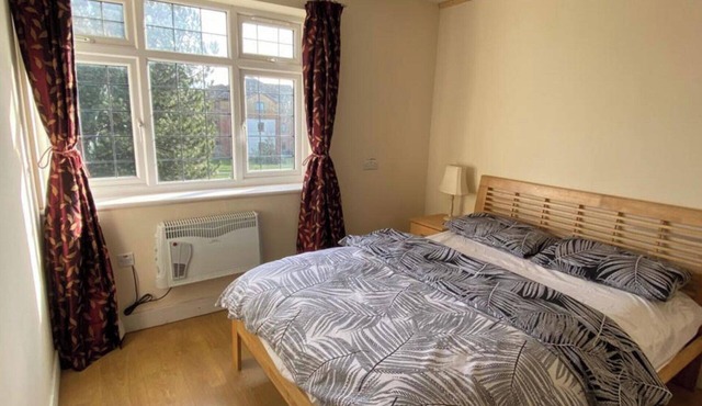 House - Sleeps 2 - Patio - Parking
