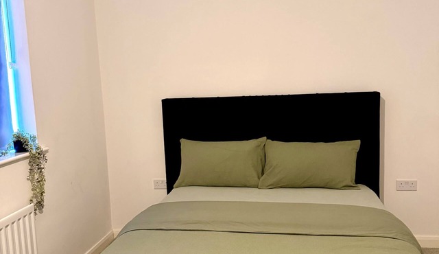 House Sleeps 2 with Wifi