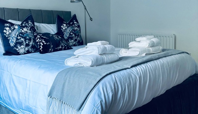House - Sleeps 6, Hot-tub & Free Parking