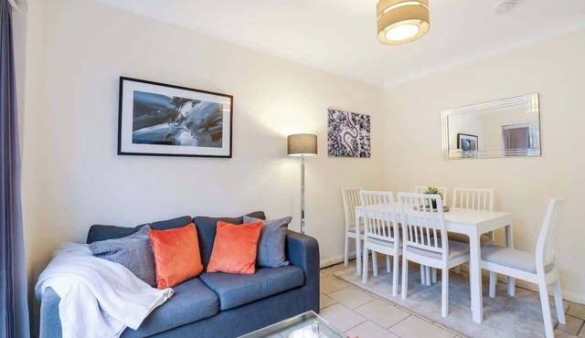 HP13 3BR Home w/Garden, WiFi &Easy Transport Links
