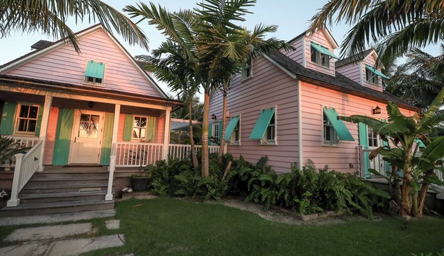 Hummingbird Cottages-An Oceanfront Retreat Located in Hope Town