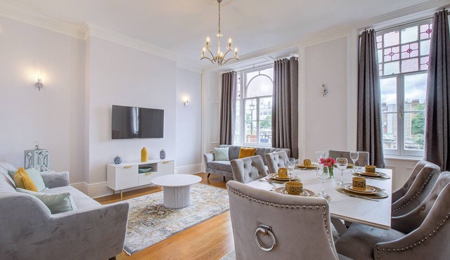 Hyde Park Apartment