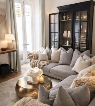 Iconic Residence in Little Venice with Private Garden