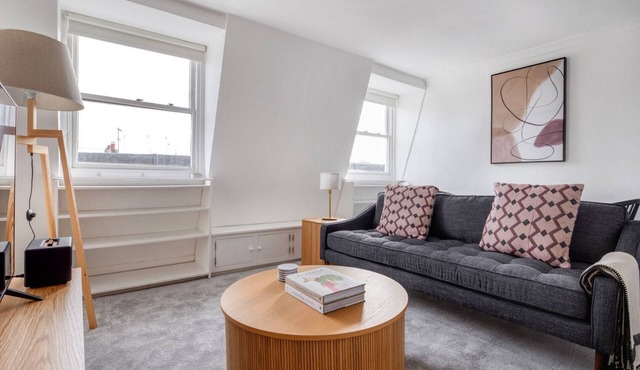 Ideal Pimlico 1BR, near Tube, Bars & Restaurants, by Blueground