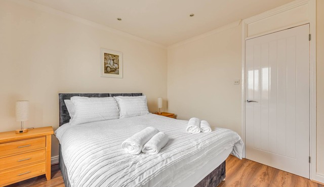 Immaculate two Bedroom house - Bedford MK41 0QE