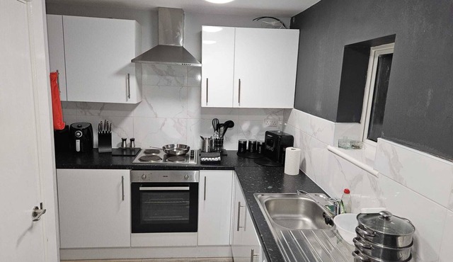 Impeccable 5-Bed House in Orpington