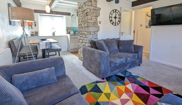 Impressive 3-bed cottage on 9-acres of land in Carnforth