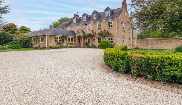 Inkerman House - Gorgeous House and Gardens