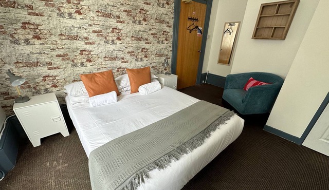 INNit Rooms - Upper Rock