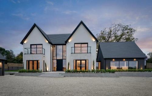 Intelligent smart home with amazing views