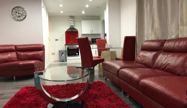 Inviting 2-bed Fully Furnished House-high Wycombe