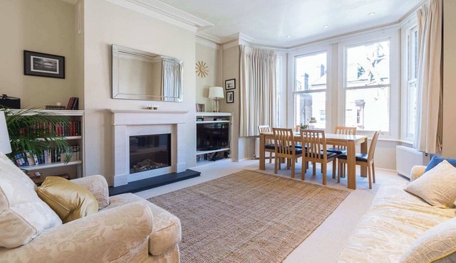 Inviting 2BD Victorian Flat, Near Hampstead