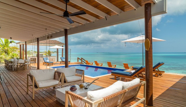 IslandChicBeachFrontHome!StunningViews-Pool,OutdoorKitchen,Reef,Mini BballCourt