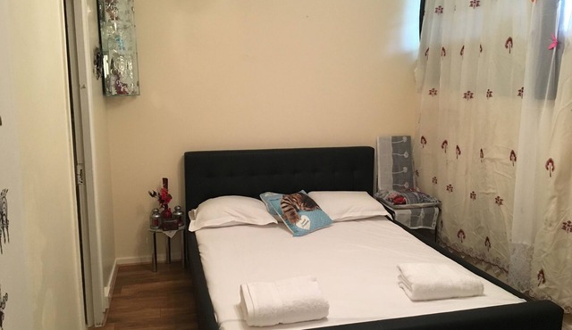 JADE’S STAYS-COSY/VIBRANT 1 BED APARTMENT IN TRENDY PECKHAM , LONDON