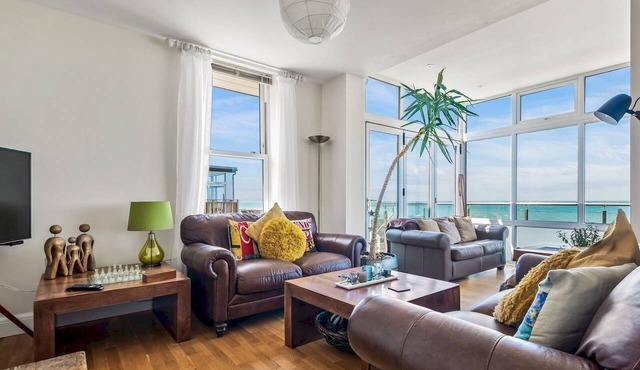 Jarrahdale Beach House - Stunning Luxurious Pad by the Beach - Pass the Keys