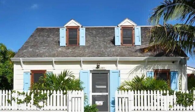 Jewelbox. A Beautifully Restored, Elegant, Family-friendly Town Rental.