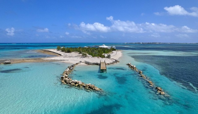 Johnny’s Cay: A Private Island Escape Beyond Compare