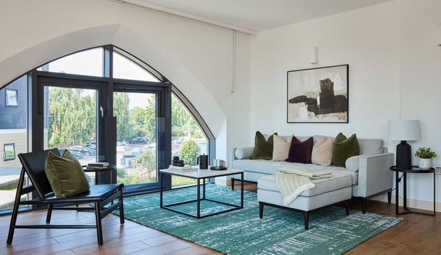 Kew Bridge by Viridian Apartments