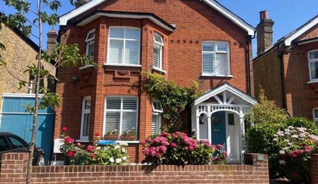 Kew Grass House, by Veeve