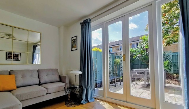 Kings Cross 4BR House | Garden & Free Parking