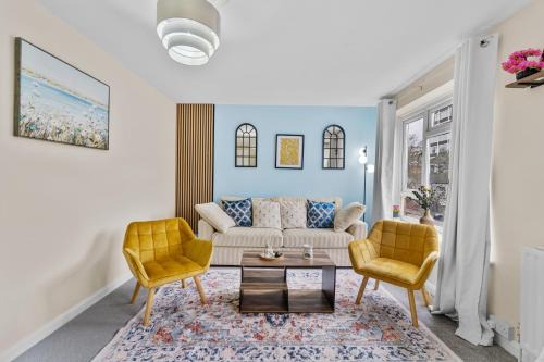 KingstonUponThames,Contractor,5BR,Sleeps8,Parking,Close to Central London