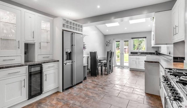 L/Parking | Sleep7 | 4BR | 2 BA
