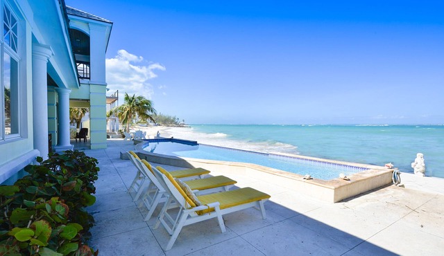 La Mouette Cable Beach Bahamian Villa