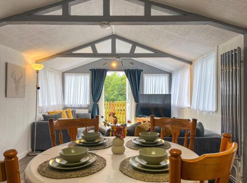 Lake View Cottage