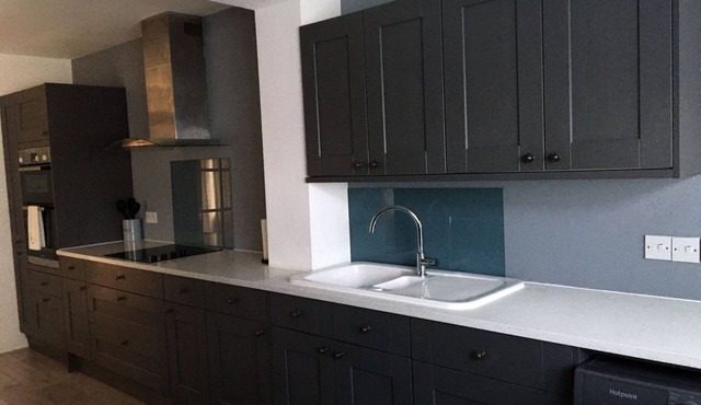 Large 4 bed detached house close to Heathrow