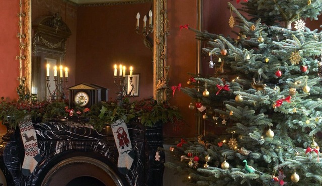 Large country house sleeps up to 13 on the outskirts of Salisbury