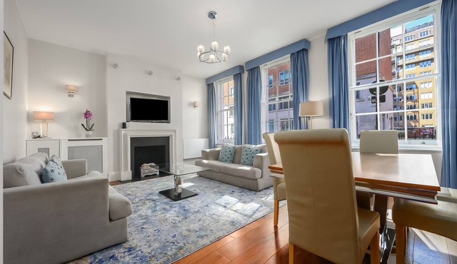 Large family apartment with private terrace